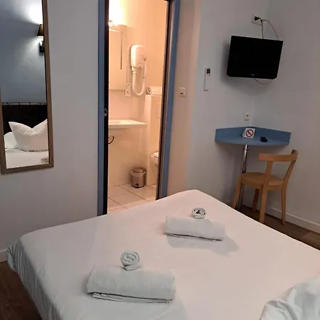 Le Patio Hotel *