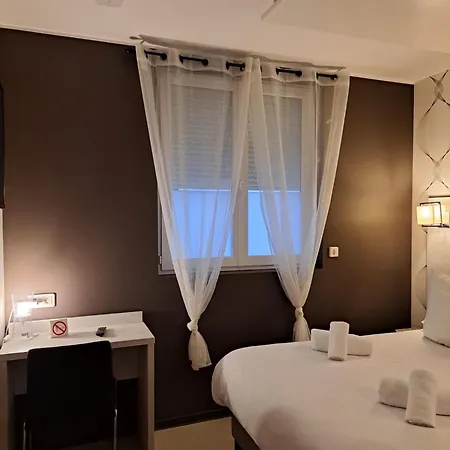 Отель Le Patio Мийо